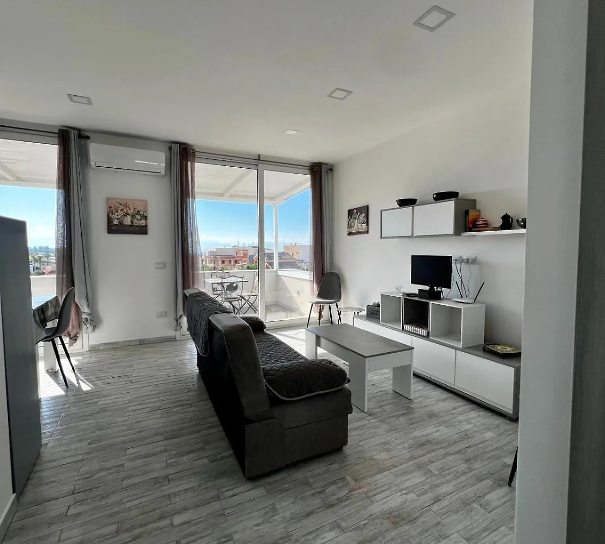 Mari Sol Apartment Terrasini